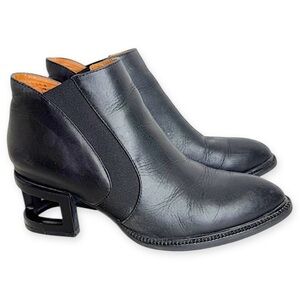 REVOLVE Jeffrey Campbell Black Duval Soft Smooth Leather Ankle Bootie Size 7